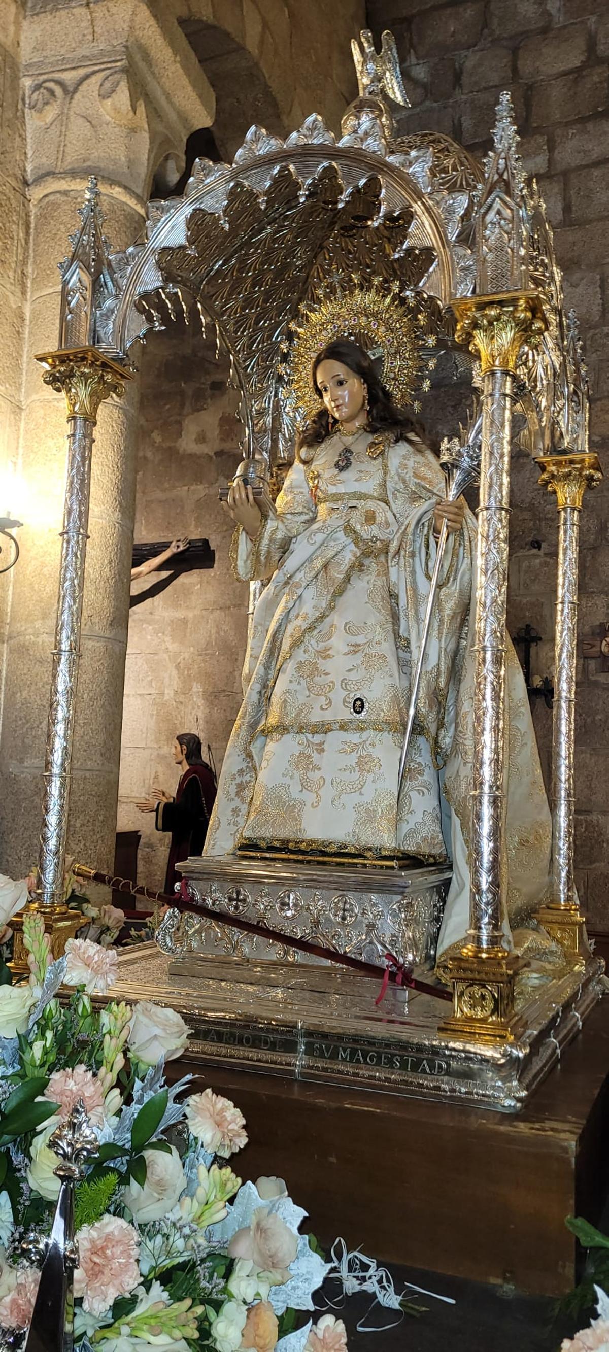 Imagen de Santa Eulalia en su paso procesional, símbolo de una devoción profundamente arraigada en Mérida.
