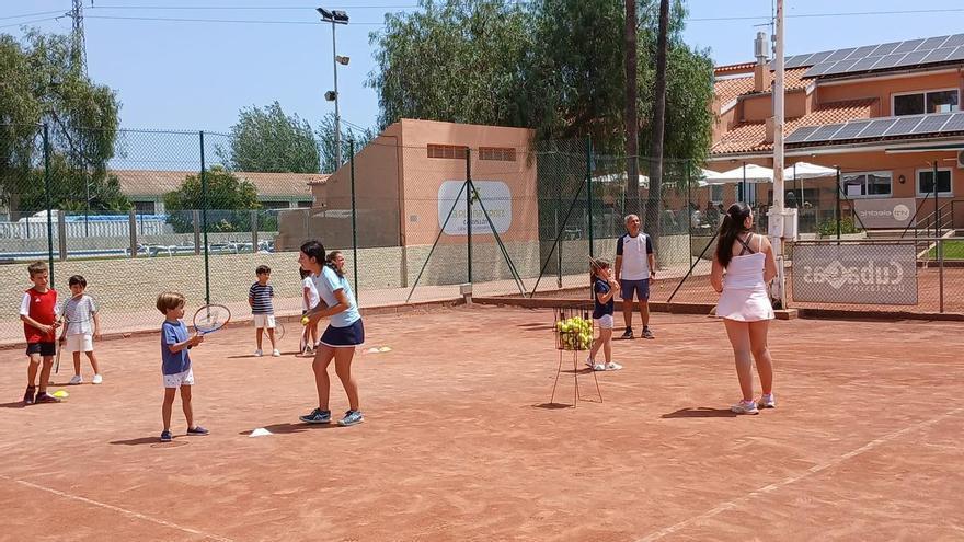 Die Tennis- und Padel-Schule Tenis Drive Academy startet in Castellón