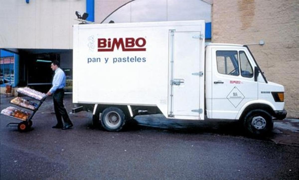 Un repartidor de Bimbo en una imatge del 2001. Un repartidor de Bimbo en una imatge del 2001.