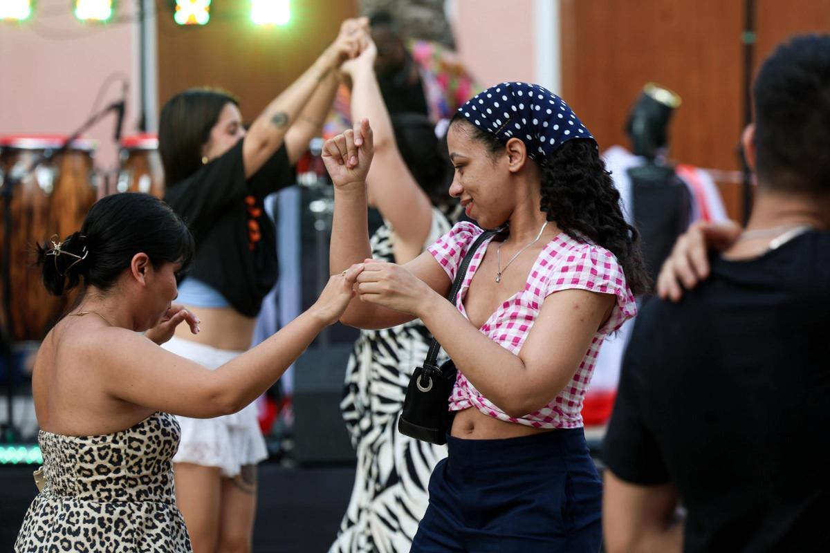 Todas las imágenes de 'Sazón, amb Ritme de Barri', fiesta de música latina en ibiza