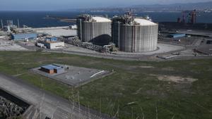 Vistas de la planta Regasificadora de El Musel-Enagás 