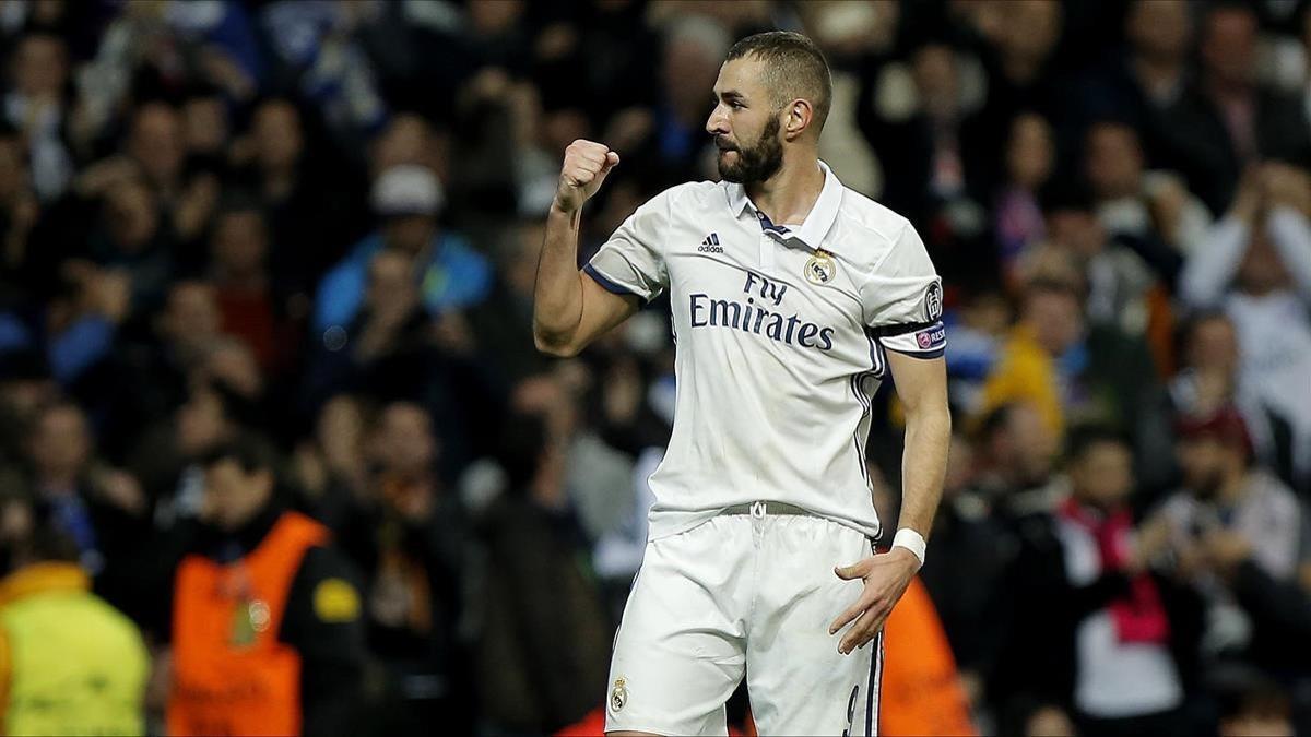 Benzema celebra un gol