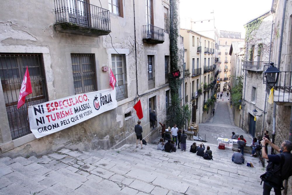 Ocupen l'antic Teatre Odeón