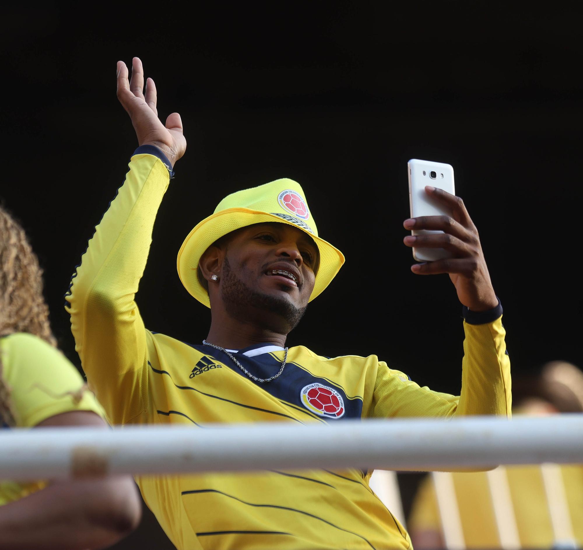 Colombia tiñó de amarillo las gradas de Mestalla