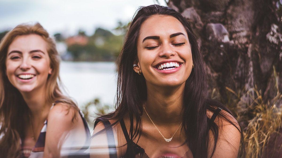 Chicas sonriendo