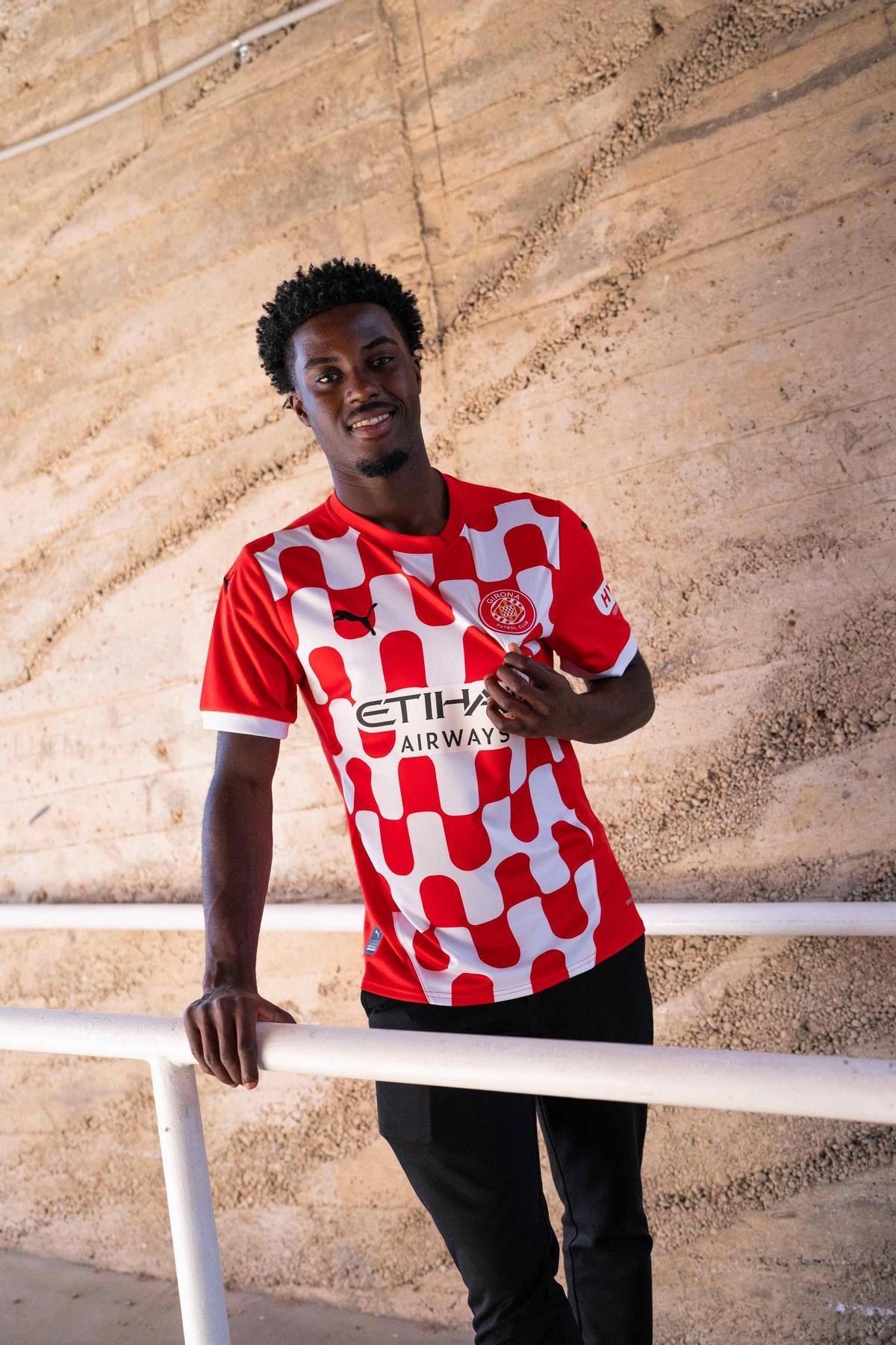 Les imatges de la presentació de Gabriel Misehouy, nou jugador del Girona