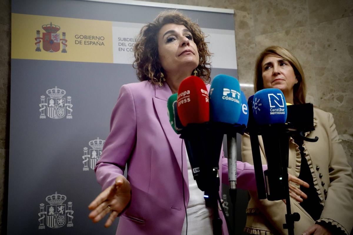 Montero, durante su atención a los medios de comunicación.