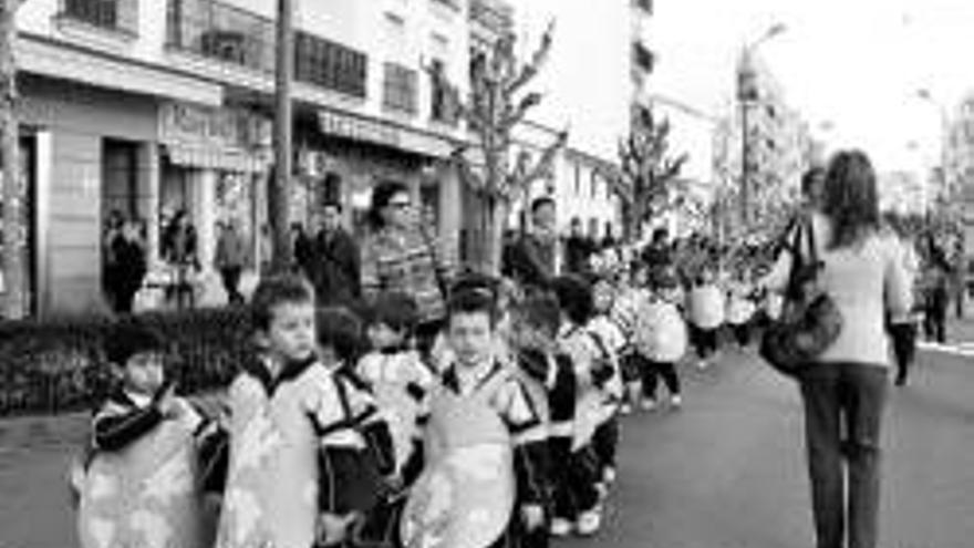 1.200 niños desfilarán vestidos de libro en el Carnaval solidario