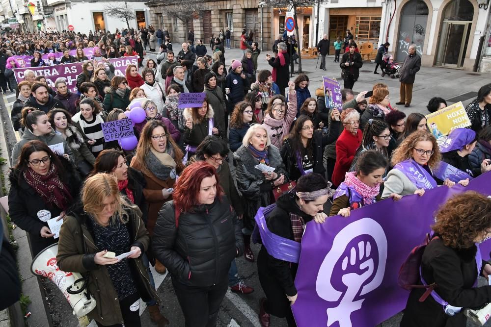 33.000 mujeres y hombres secundan las manifestaciones feministas en A Coruña