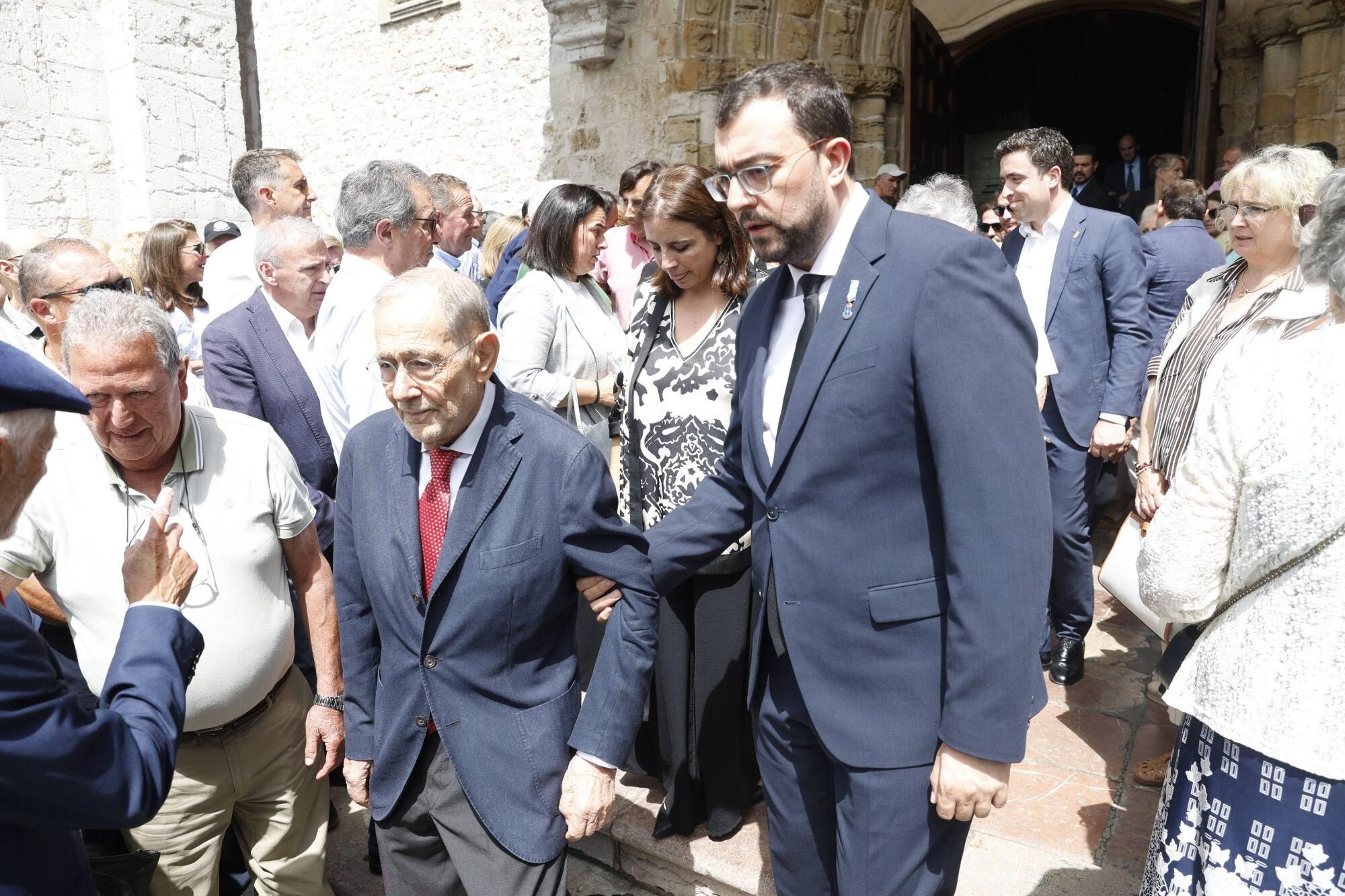 Las imágenes del funeral de Antonio Trevín en la basílica de Llanes.
