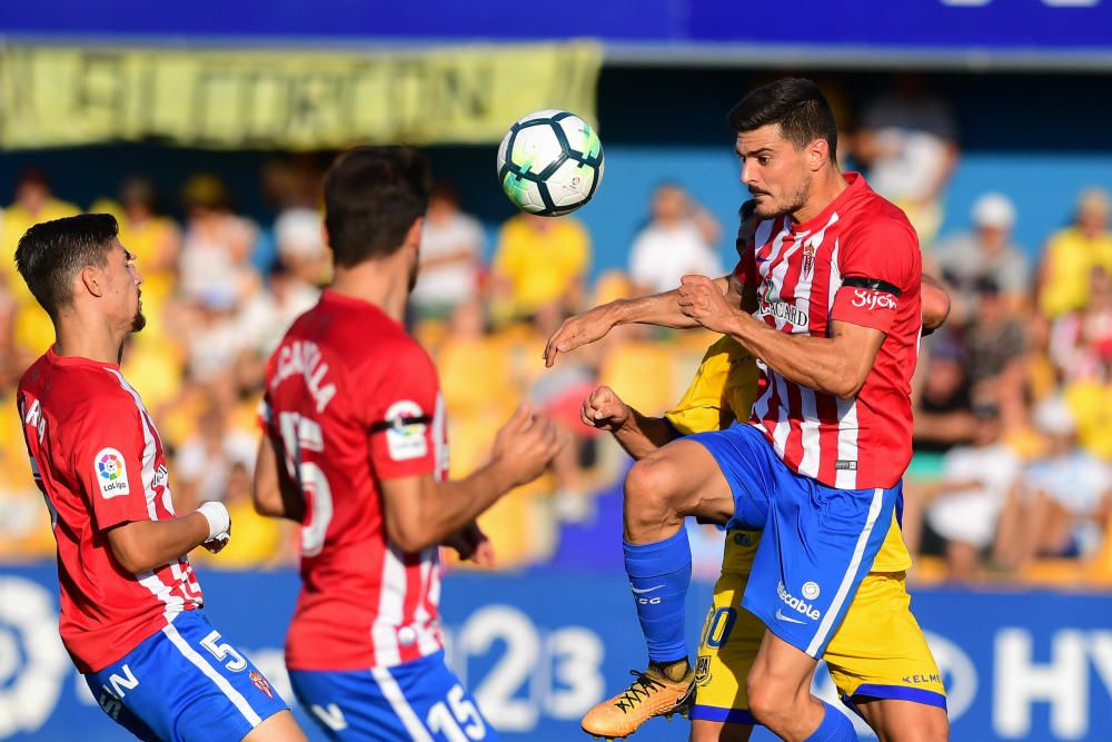 El partido entre el Alcorcón y el Sporting, en imágenes