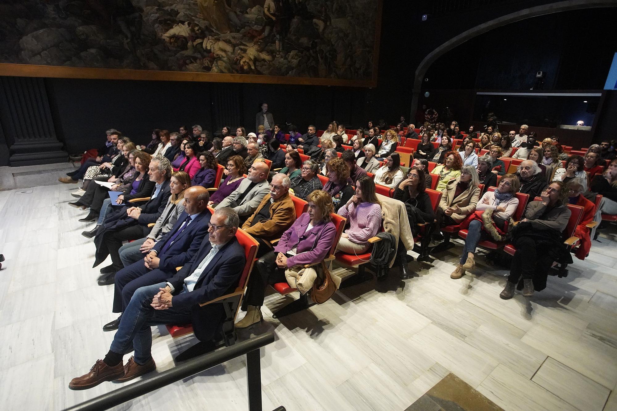 Institucions gironines i entitats feministes en l’acte del Dia Internacional de la Dona a Girona