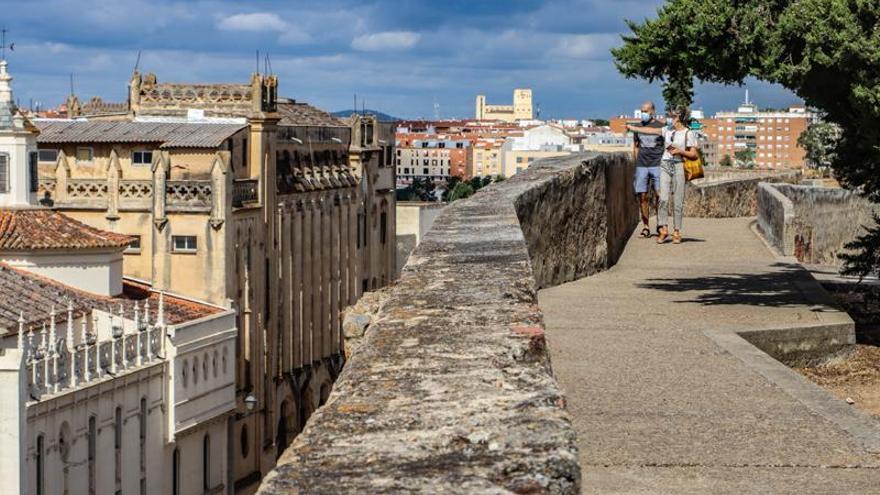 Turismo prevé cobrar entrada a la alcazaba una vez recuperada