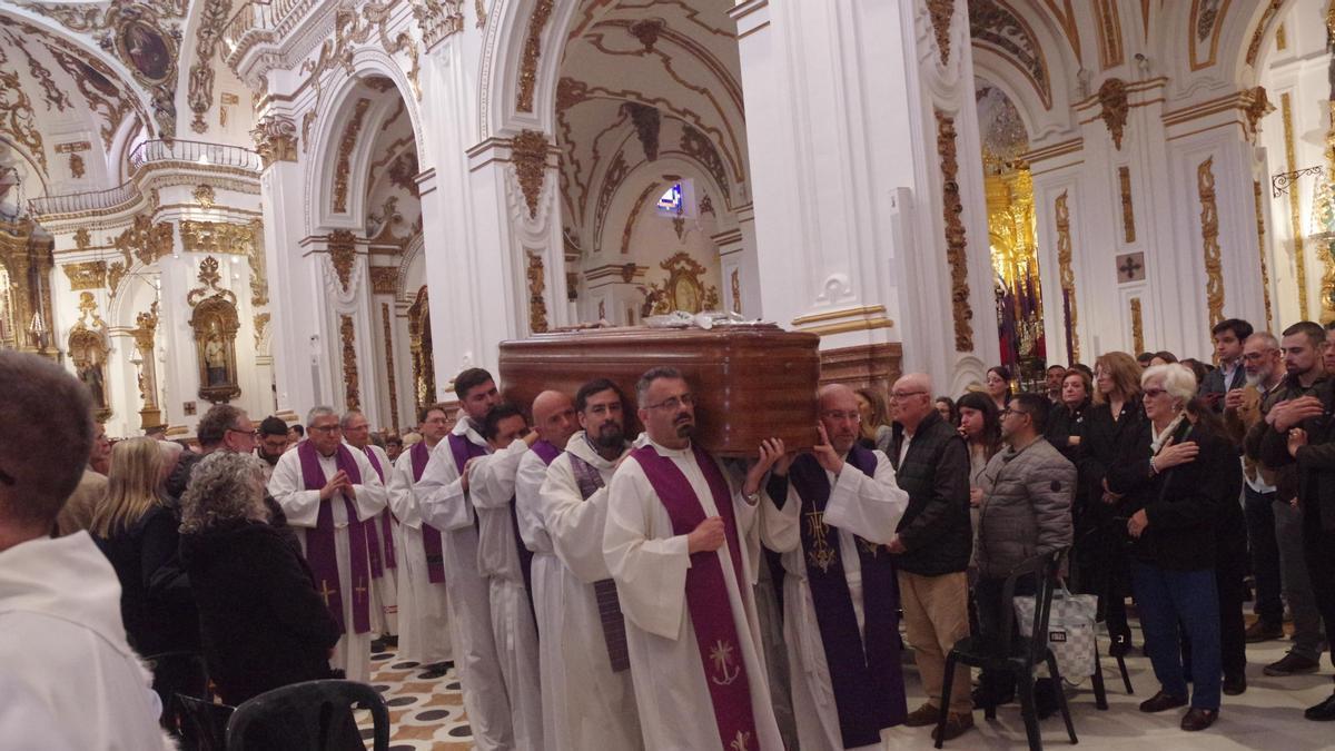 El funeral del sacerdote Manuel Ángel Santiago