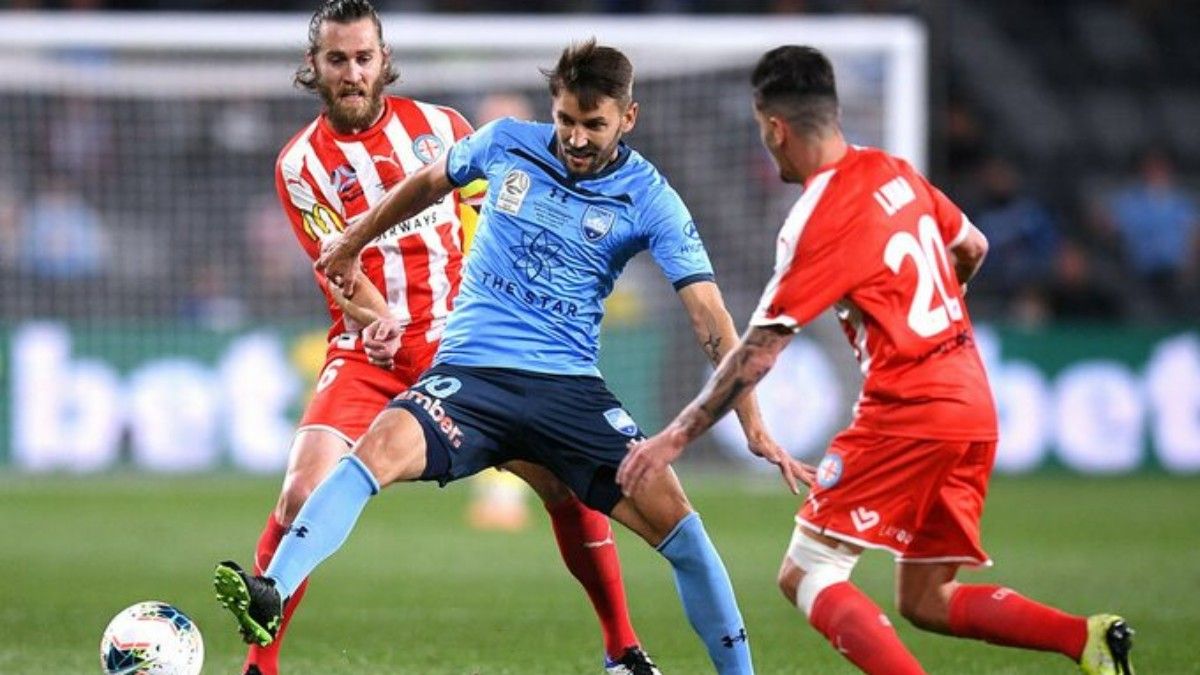 Milos Ninkovic, en una acción de partido