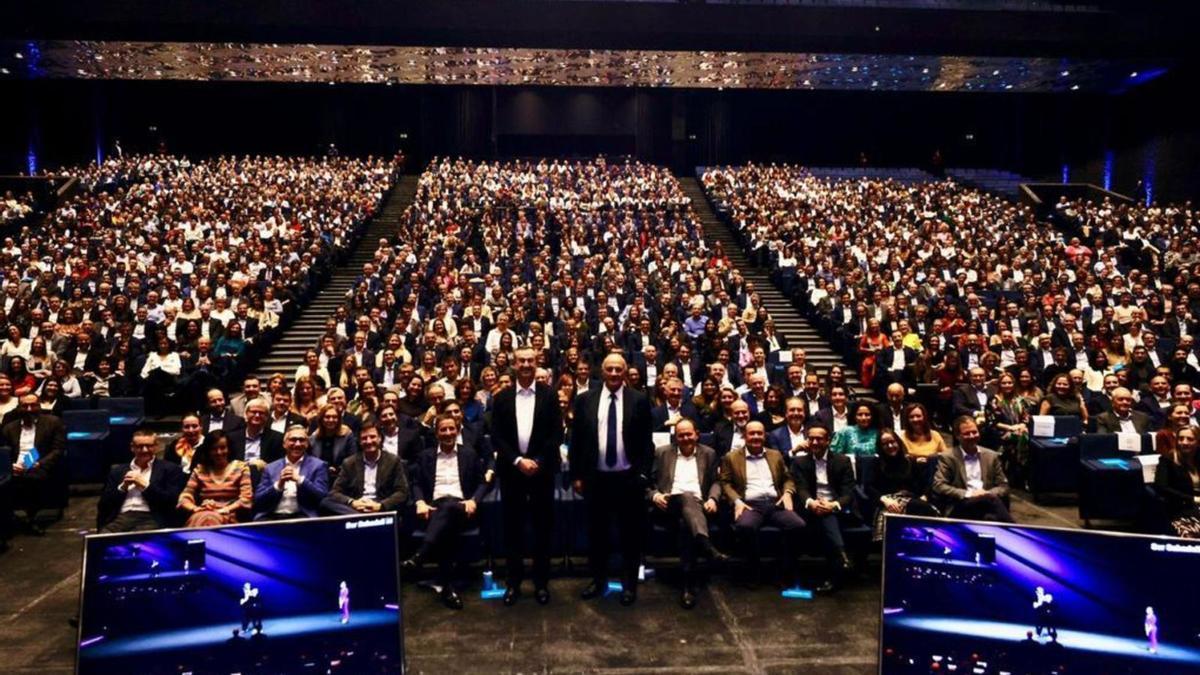 Banc Sabadell reuneix a BCN els seus directius | + ELPERIODICO.COM /ES/FOTOS/