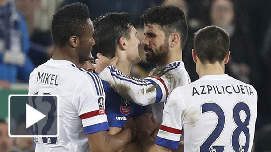 Gareth Barry exculpa a Diego Costa: &quot;No me mordió&quot;