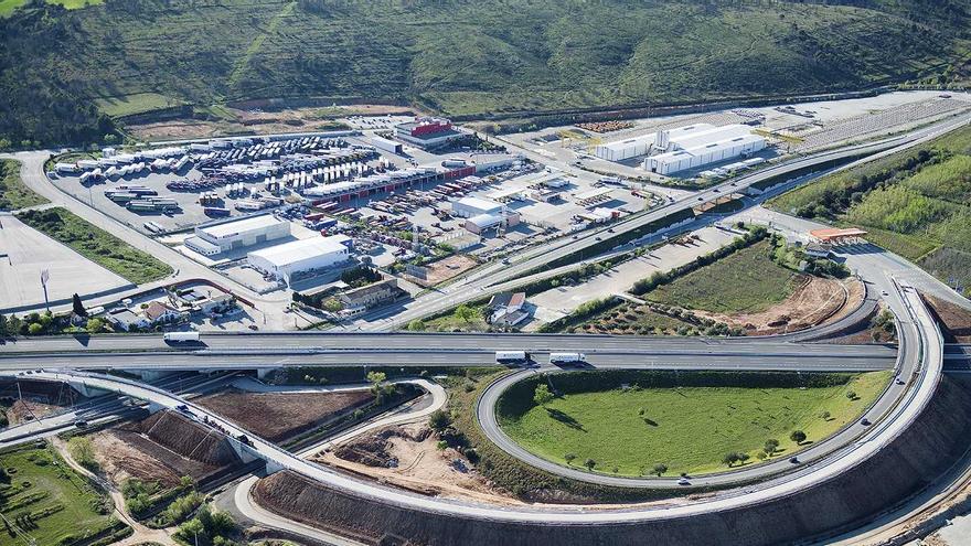 L&#039;empresa gironina Grup Padrosa aixeca dos aparcaments per a camions a França i en té sis més en construcció