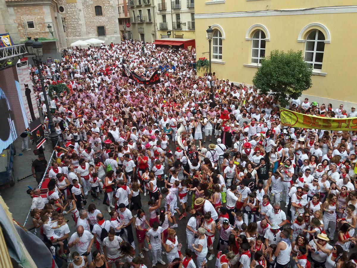 Puesta del pañuelo e inicio de las Fiestas de Teruel