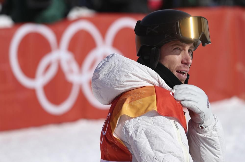 El estadounidense Shaun White, durante su calificación para la final de 'halfpipe' de Snowboard