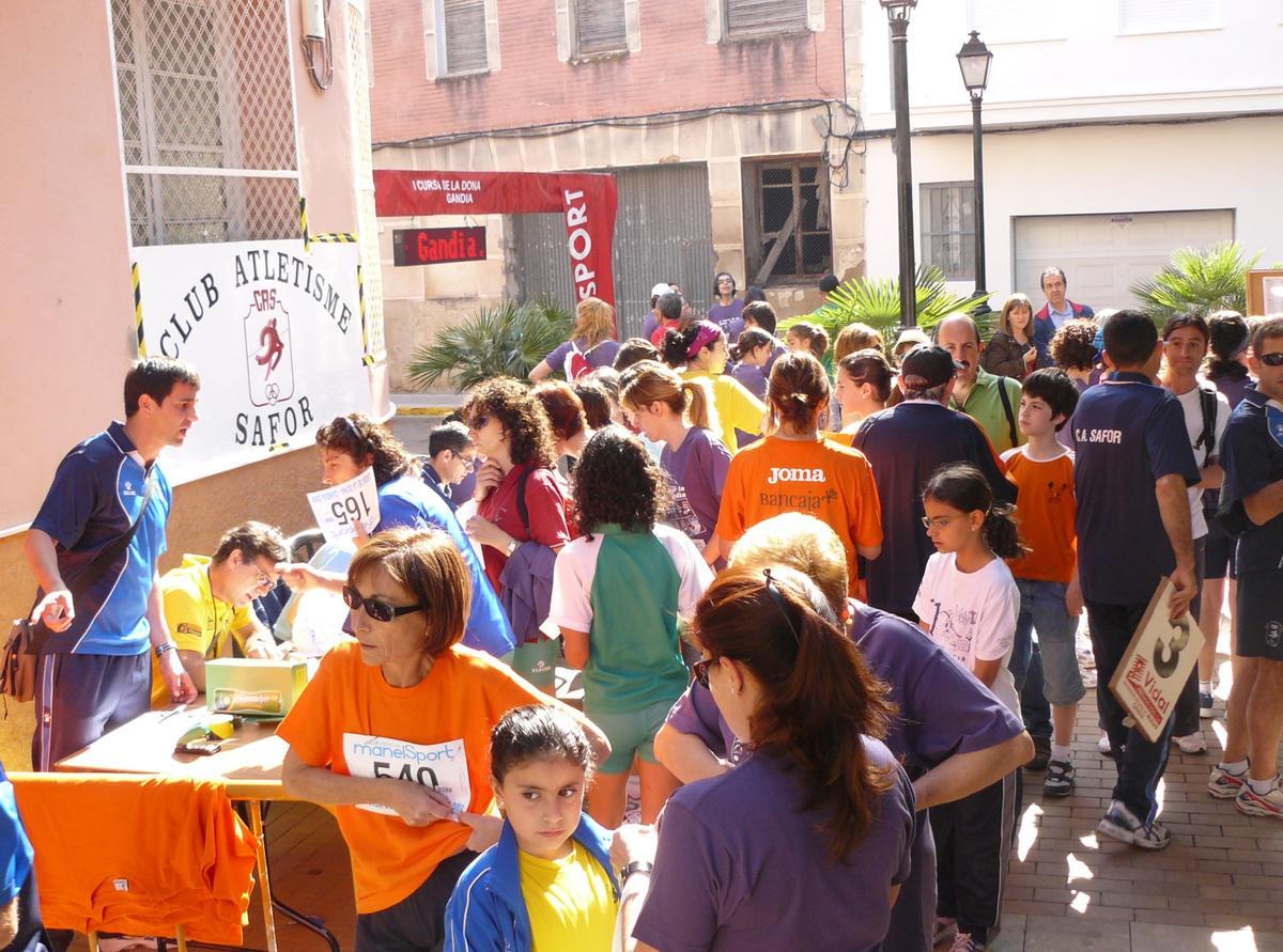 Los dorsales se entregaban la misma mañana en la plaza de Benipeixcar.