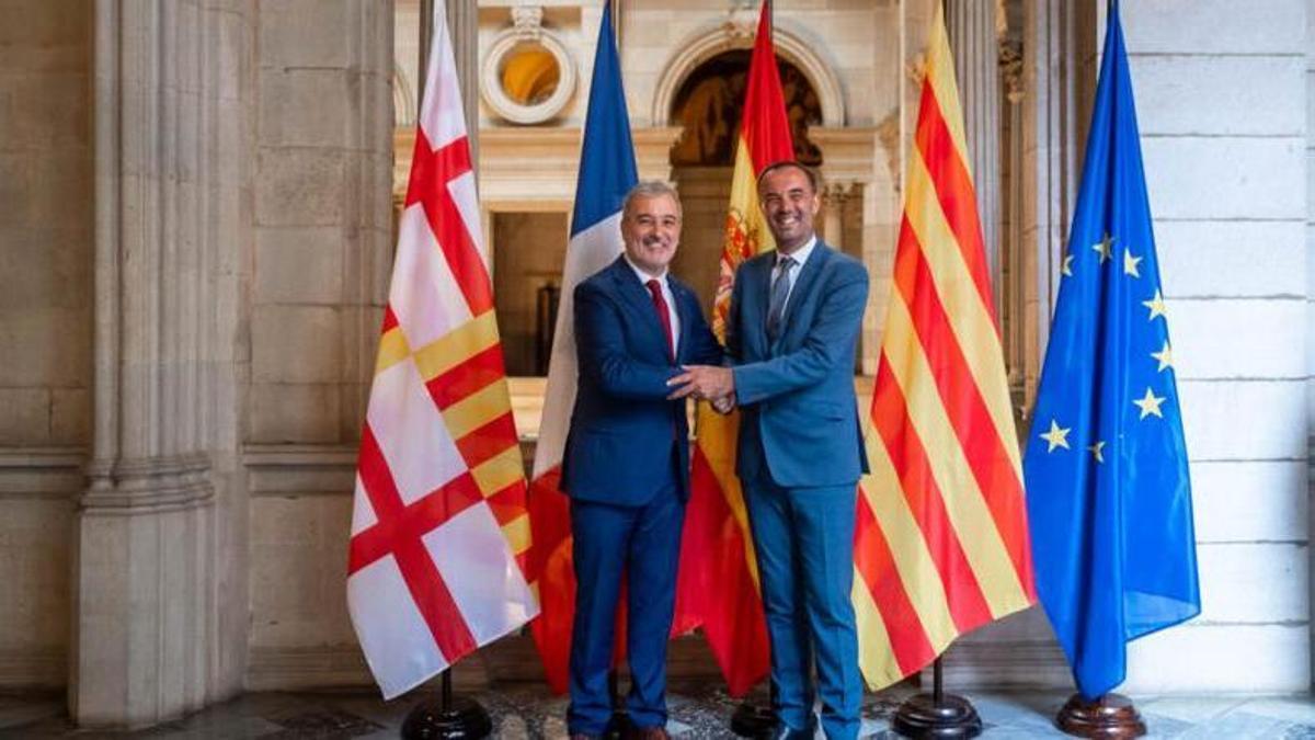 Collboni y Delafosse, este lunes en el Ayuntamiento de Barcelona.