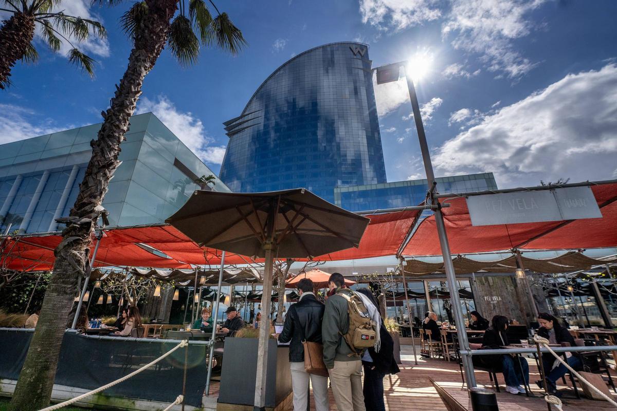 Vista del hotel W, el preferido por Jeffrey Epstein en Barcelona.