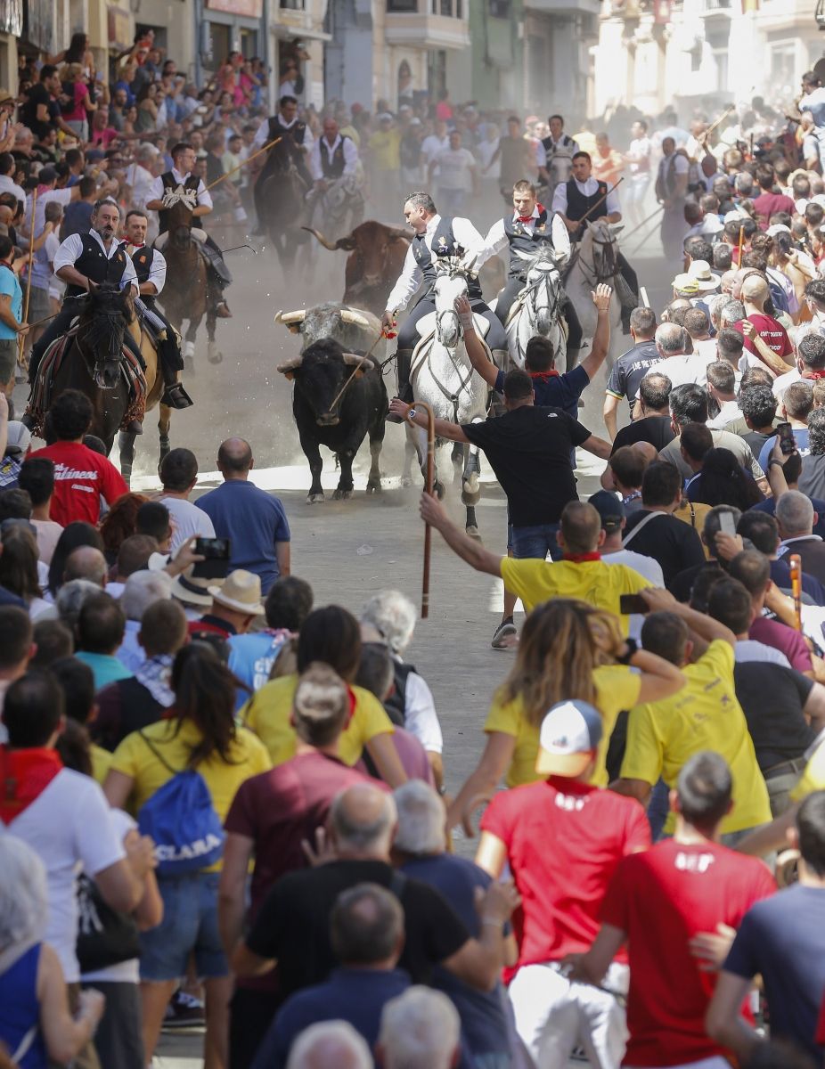 Fotos de ambiente y de la segunda Entrada de Toros y Caballos de Segorbe