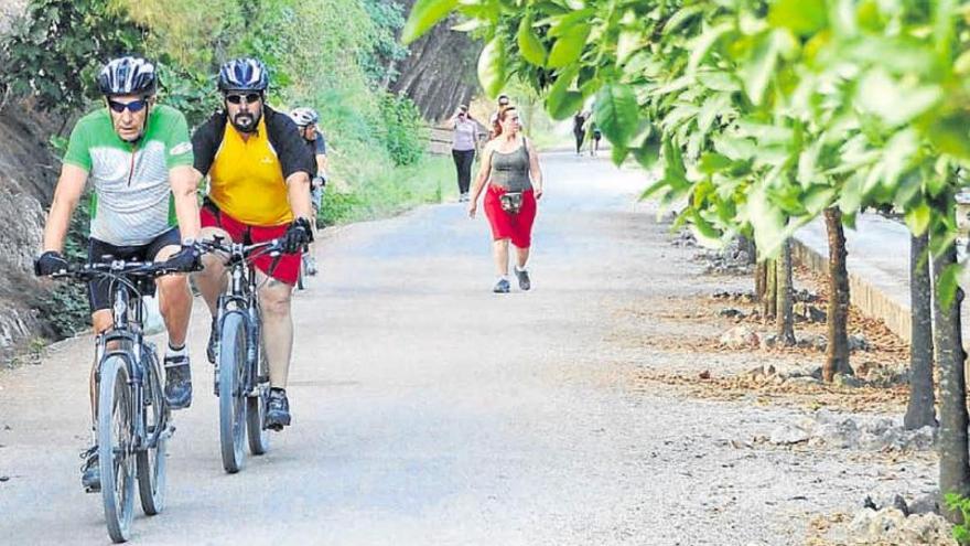 Primer recorrido en bicicleta por el túnel bajo el Canal de la Mancha