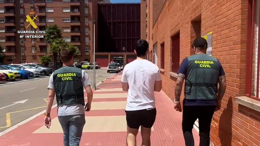 Detenidos dos jóvenes por grabar y difundir imágenes íntimas de 50 mujeres