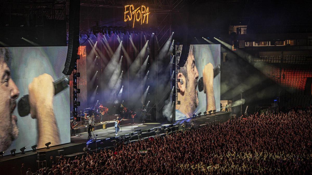 Concierto de Estopa en el Estadi Olímpic