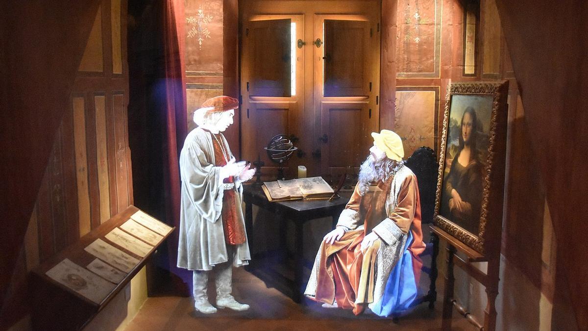 Hologramas del Cardenal de Aragón y Leonardo da Vinci en el castillo de Clos Lucé