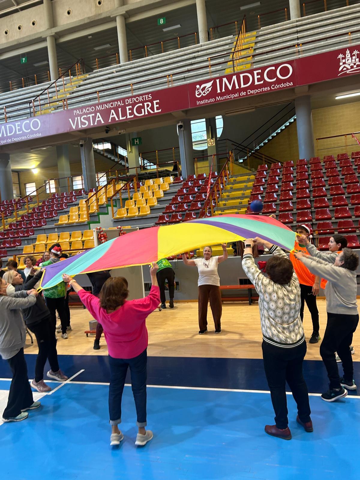 Éxito de participación en la Gymkhana 3ª Juventud, una jornada de convivencia para personas mayores en Córdoba.