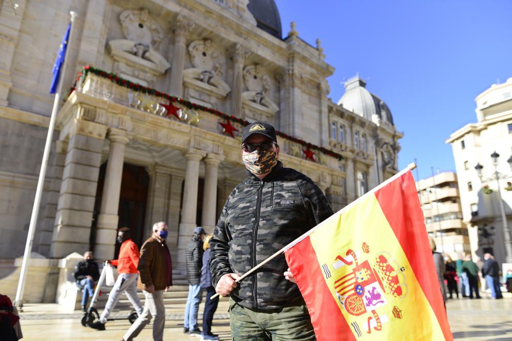 Vox y sus simpatizantes se concentran en Cartagena por la Constitución