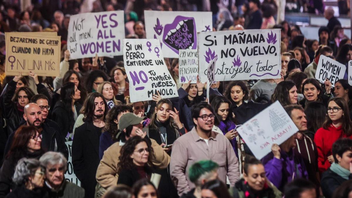 25N, Barcelona clama NO a la violencia hacia las mujeres