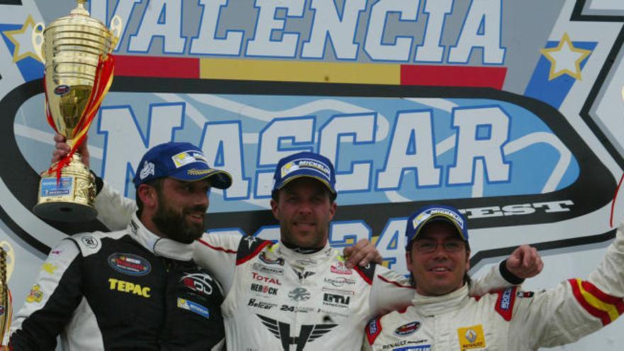 Borja García en el tercer escalón del podio en Cheste.