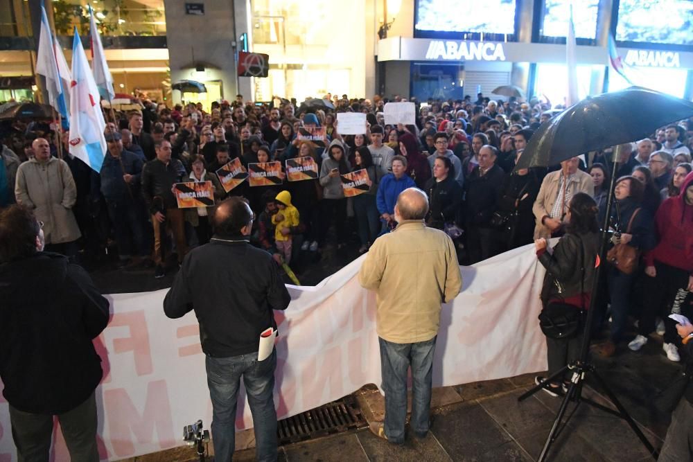 5.000 coruñeses claman "Lumes Nunca Máis"