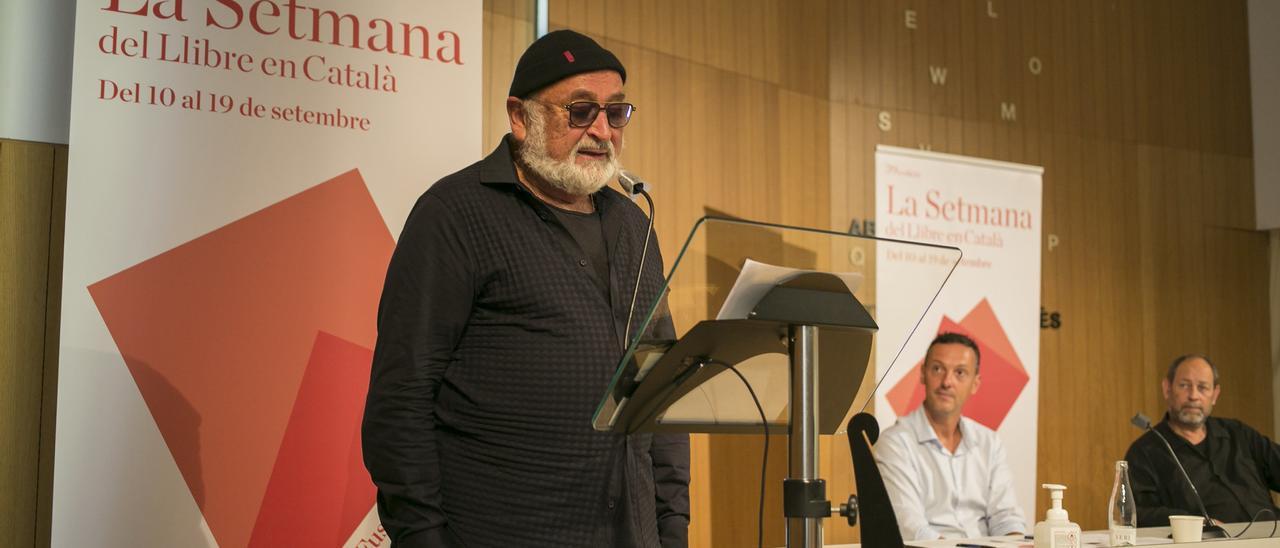 El escritor, esta mañana, en la presentación de La Setmana del Llibre en Català.