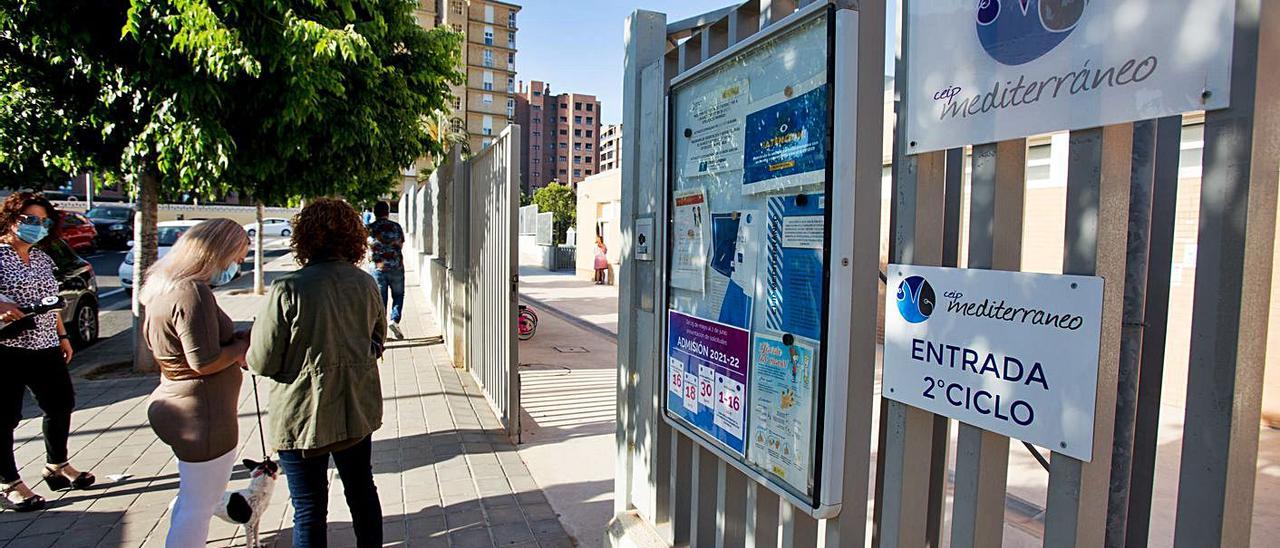 Educación dice que el profesorado está inmunizado pero que hay que seguir las normas. |