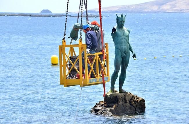 NEPTUNO MELENARA BRAZO TRIDENTE