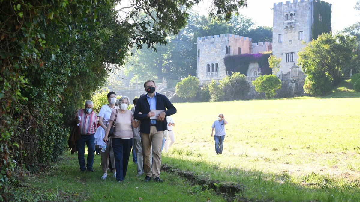 Primera visita al pazo de Meirás como patrimonio público, reservada a víctimas y memorialistas