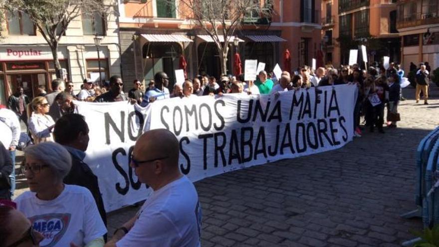 Erneute Demo am Mittwoch (28.3.) vor dem Rathaus von Palma de Mallorca.