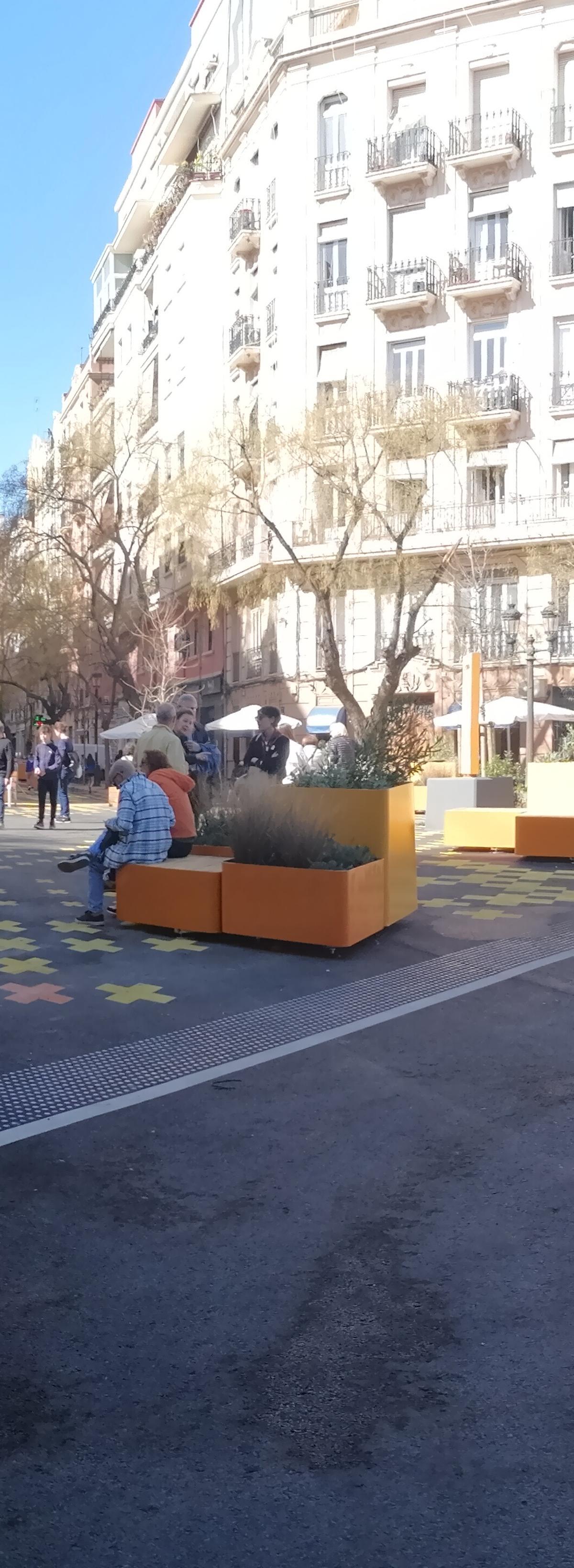 La primera supermanzana de Valencia queda inaugurada entre críticas de ...