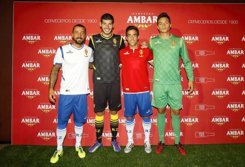 Fotogalería: presentación de las equipaciones del Real Zaragoza para esta temporada