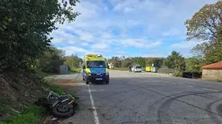 Muere un motorista tras chocar con un tractor en el Alto de San Martiño, en Dozón
