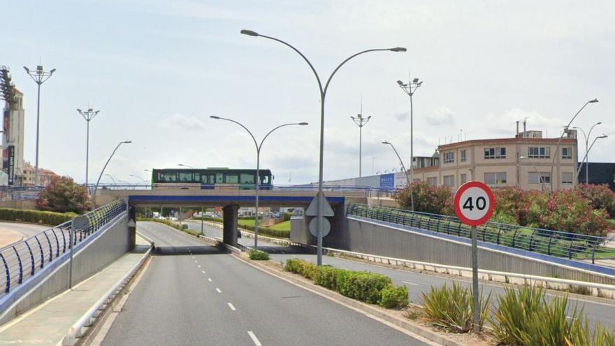 El puente de la avenida Benicàssim fue uno de los puntos donde se interceptó uno de los intentos de suicidio