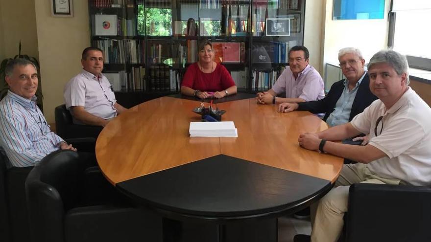 Joan Figuerola, Juan Palmer, la consellera Gómez, Jordi Forteza-Rey, Julio Velasco y Javier Ibáñez.