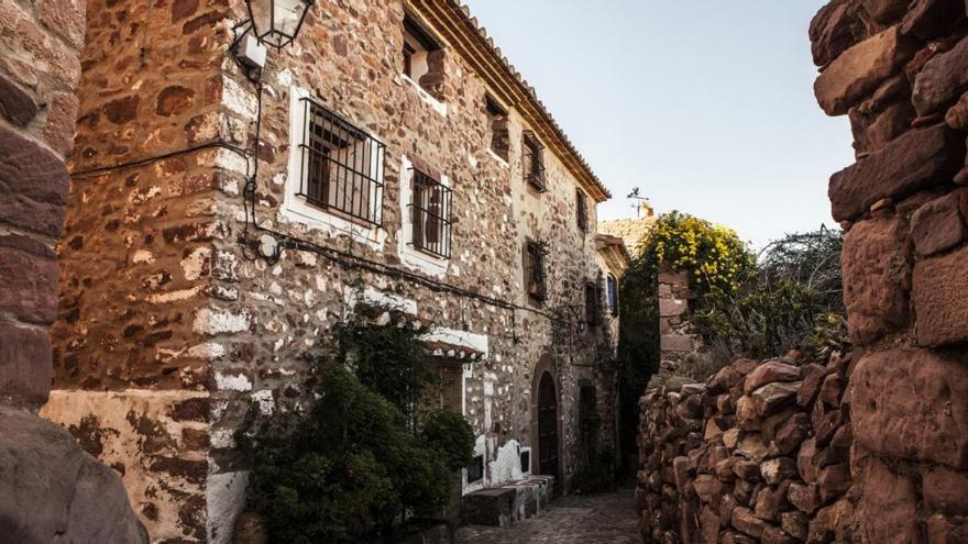Pueblos bonitos: el municipio valenciano que sorprende por el tesoro geológico que alberga