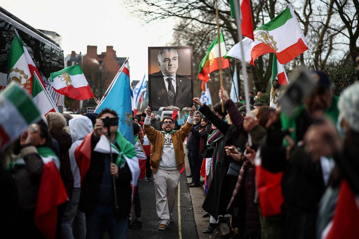 Manifestación en Londres contra la represión de Irán durante las protestas