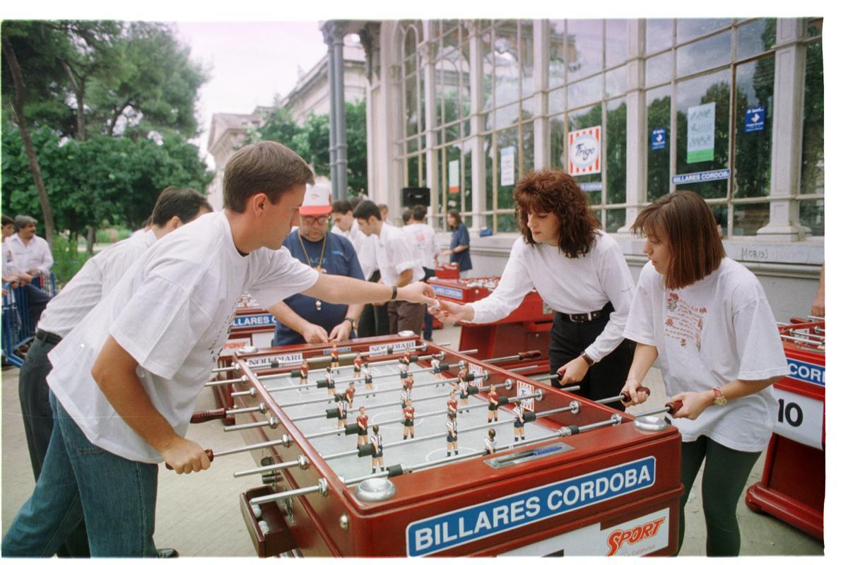 Mercè 1993. Campeonato de futbolín en la Ciutadella.